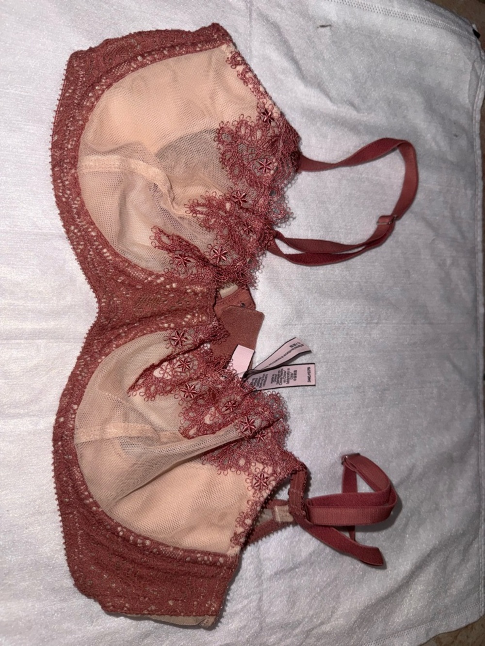Victoria's Secret Lace Underwire Bra in Dusty Rose